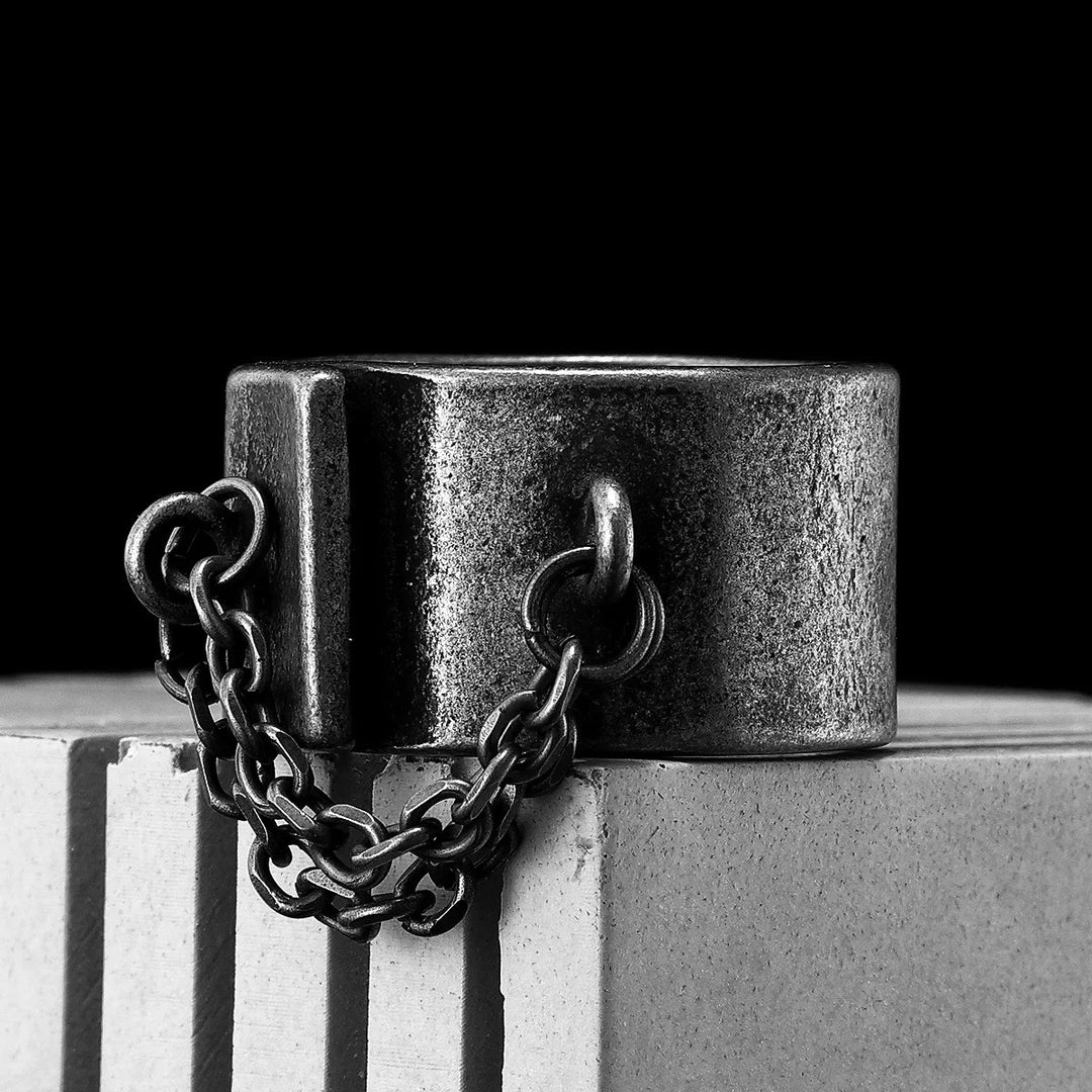 Prisoner Chain Signet Ring