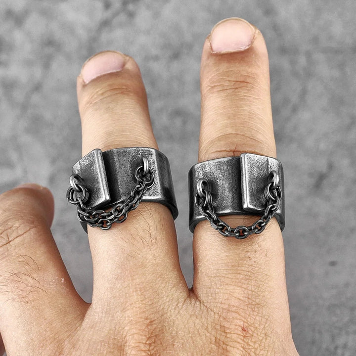 Prisoner Chain Signet Ring