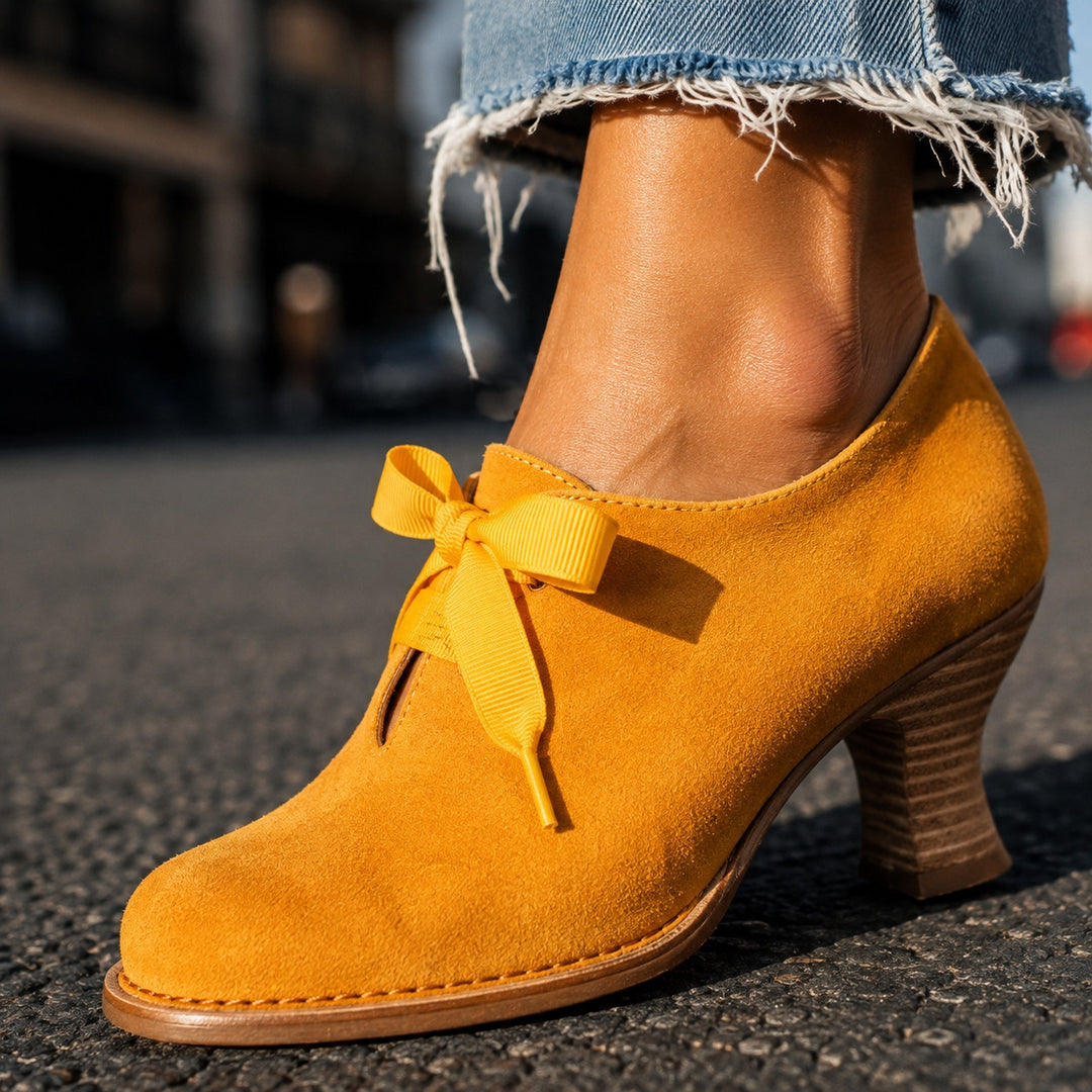 Grosgrain Ribbon Pumps — ce_brooklyn_s2_01